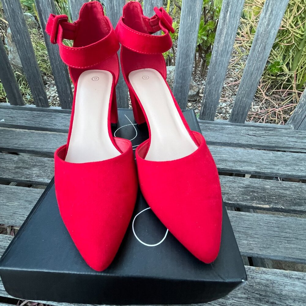 My Soft Women's Heel Ankle Strap Closed Toe New Red Chunky Shoes, Size 9 - Picture 4 of 15